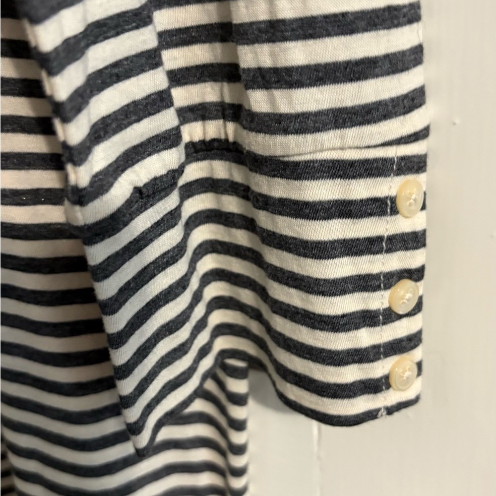 LOFT Women’s Plus Smokey Gray & Cream Striped Long Sleeve Top - Picture 4 of 8